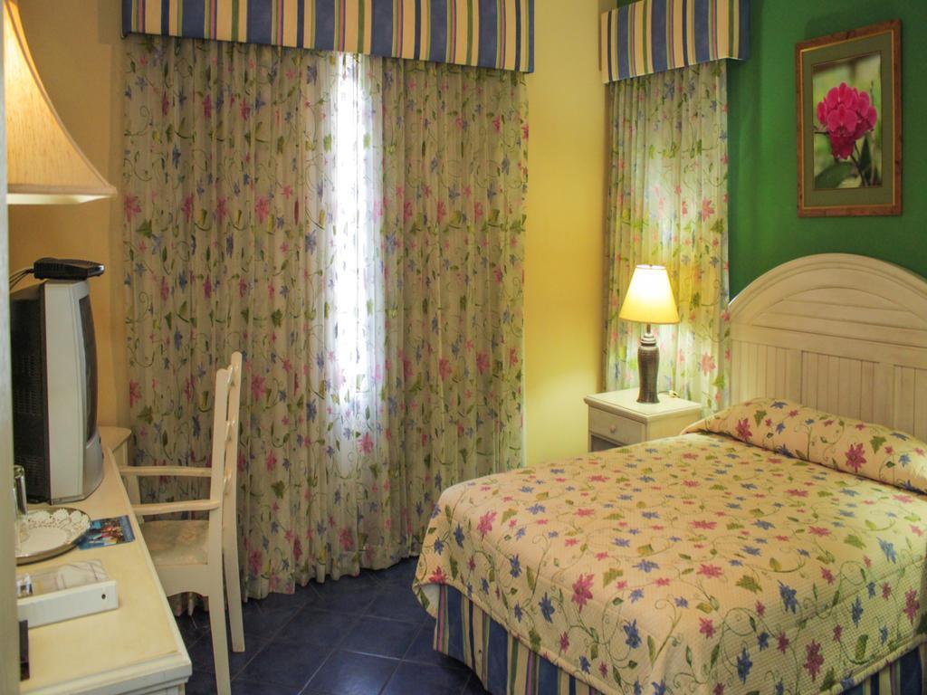 L'Orchidee Boutique Hotel Port of Spain Экстерьер фото