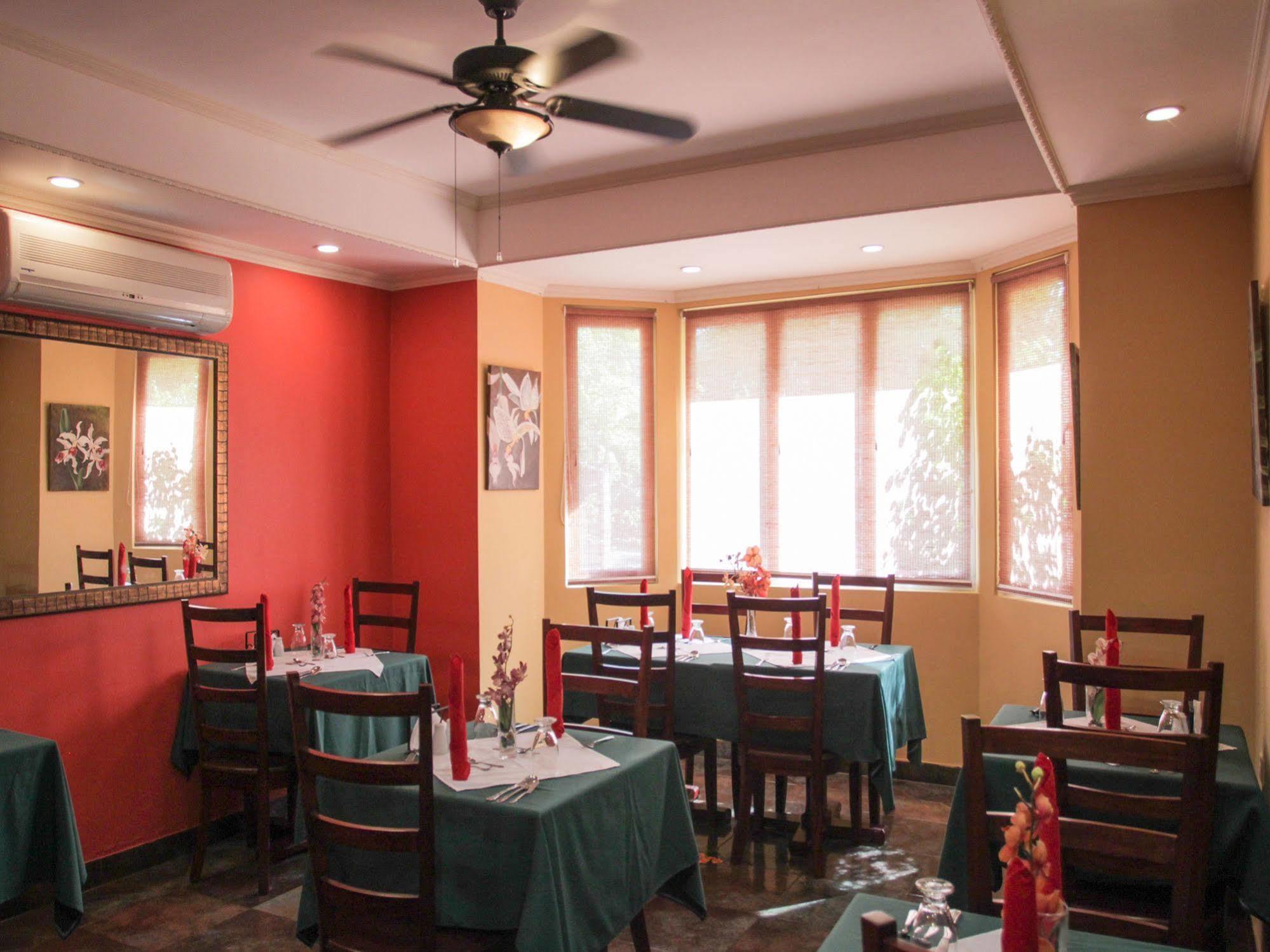 L'Orchidee Boutique Hotel Port of Spain Экстерьер фото